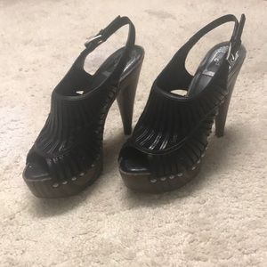 Christian Dior stunning shoes.